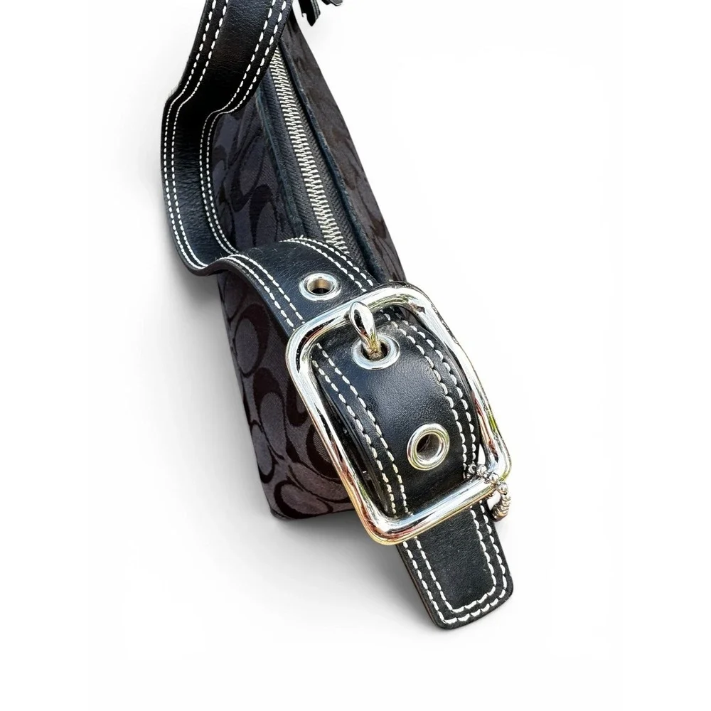 Coach Vintage Y2K 8K01 Hamptons Signature Soft East West Demi Baguette Black